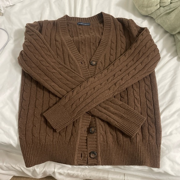 BRANDY MELVILLE SWEATER - Picture 1 of 1